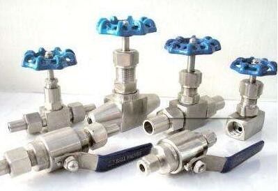 Gás natural forjado do óleo de aço da água do meio de funcionamento da válvula de agulha do ângulo